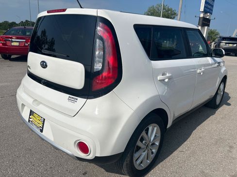 Used 2018 Kia Soul + FWD image 5