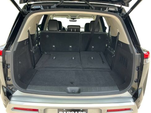 Used 2025 Nissan Pathfinder SL AWD/4WD image 14