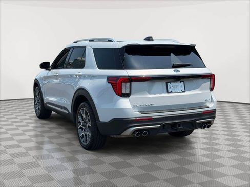 Used 2025 Ford Explorer Platinum w/ Ultimate Package AWD/4WD image 5