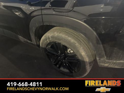 Used 2025 Chevrolet Trax ACTIV w/ Sunroof Package image 13