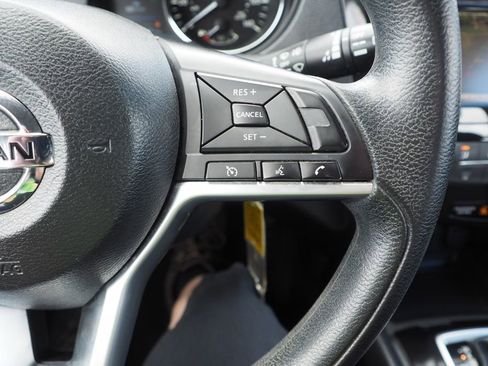 Used 2019 Nissan Rogue S FWD image 27