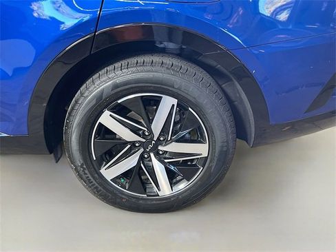 Used 2023 Kia Sorento S image 27
