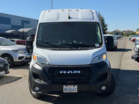 Used 2024 RAM ProMaster 2500 w/ Convenience Group FWD image 3