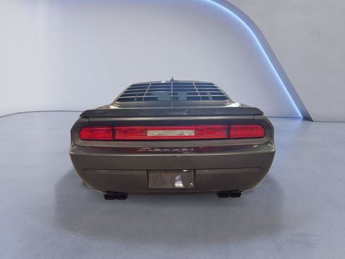 Used 2014 Dodge Challenger SXT RWD image 7