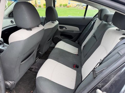Used 2011 Chevrolet Cruze LS image 8