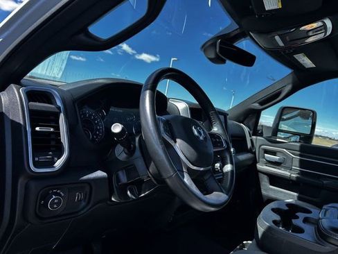 Used 2024 RAM 2500 Big Horn AWD/4WD image 9