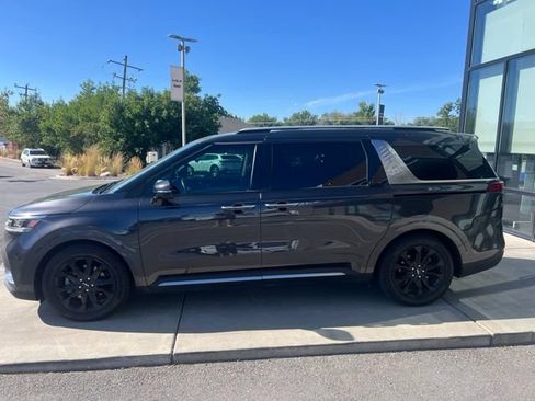 Used 2024 Kia Carnival SX Prestige FWD image 3