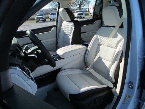 New 2026 GMC Acadia Denali w/ Super Cruise Package image 11