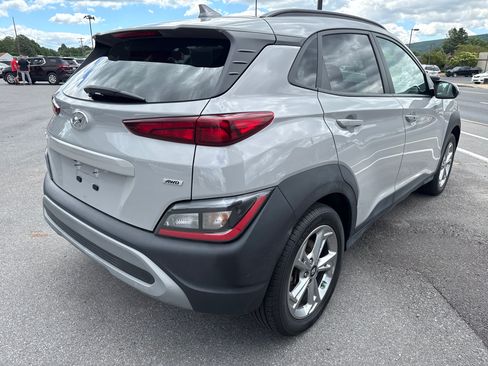 Used 2022 Hyundai Kona SEL AWD/4WD image 3