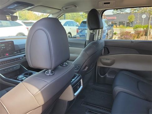 New 2026 Kia Carnival EX image 13