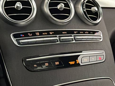 Used 2021 Mercedes-Benz GLC 300 4MATIC image 23