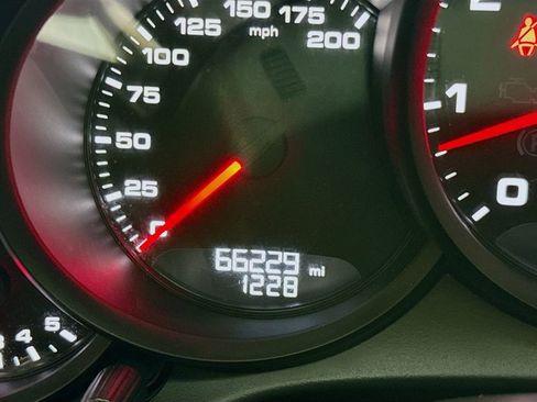 Used 2017 Porsche 911 Carrera image 12