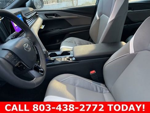 Used 2026 Toyota Camry SE w/ Convenience Package image 9