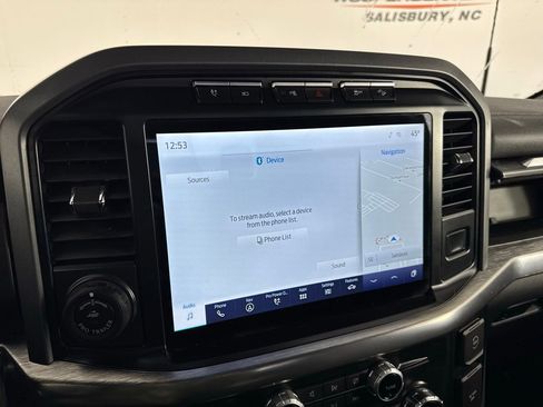 Used 2022 Ford F150 Lariat w/ Max Trailer Tow Package image 14