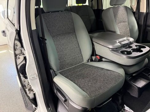 Used 2018 RAM 3500 SLT AWD/4WD image 19