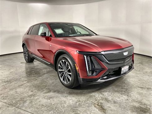 Used 2026 Cadillac Lyriq Sport image 2