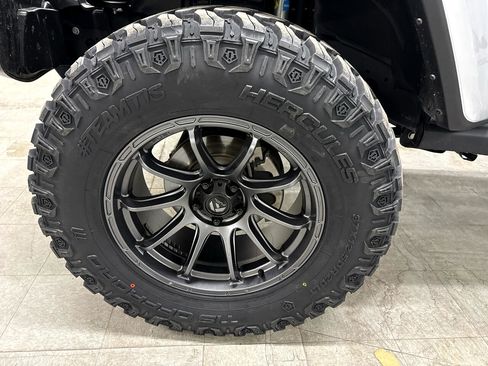 Used 2022 Jeep Gladiator Sport image 51