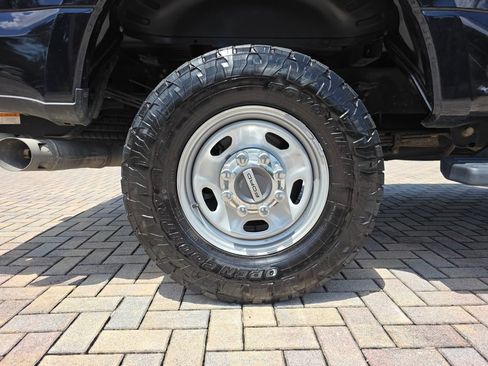 Used 2022 Ford F250 XL w/ Power Equipment Group AWD/4WD image 19