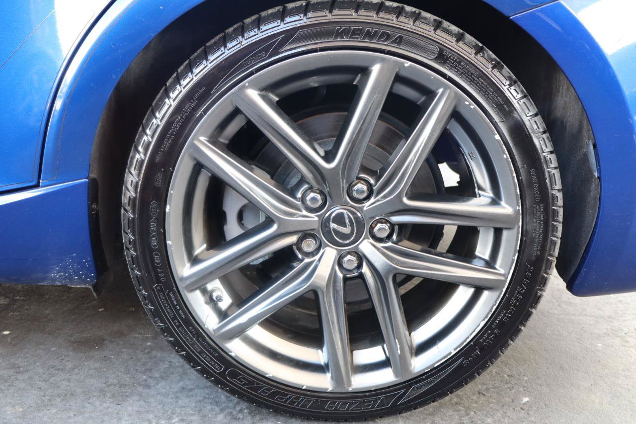 Used 2018 Lexus IS 300 F Sport w/ F Sport Package RWD image 32