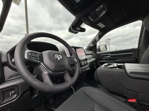 New 2026 RAM 1500 4x4 Crew Cab image 15