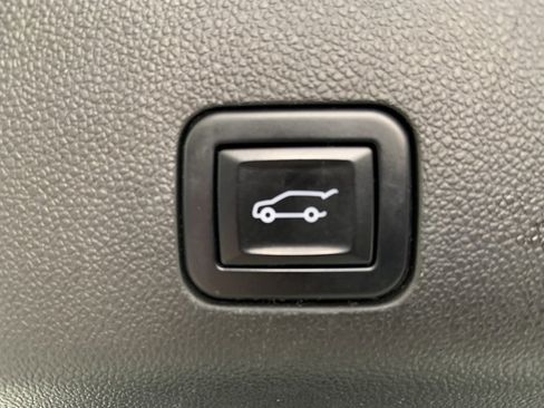 Used 2023 Chevrolet Tahoe RST image 13