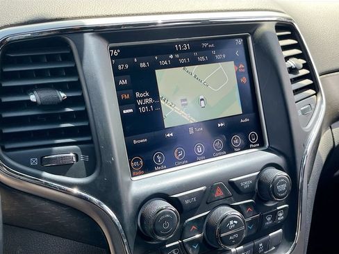Used 2018 Jeep Grand Cherokee Altitude RWD image 13
