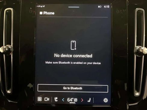 Used 2025 Volvo XC40 B5 Plus image 42