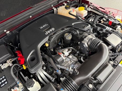 Used 2021 Jeep Wrangler Unlimited Sport AWD/4WD image 18
