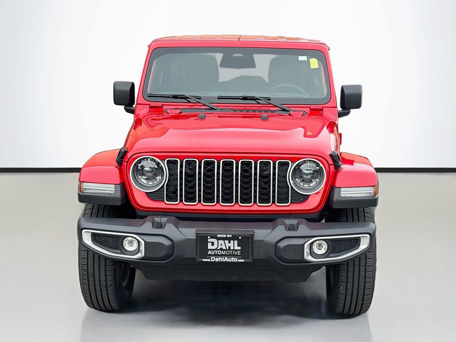 Certified 2025 Jeep Wrangler Unlimited Sahara AWD/4WD image 3