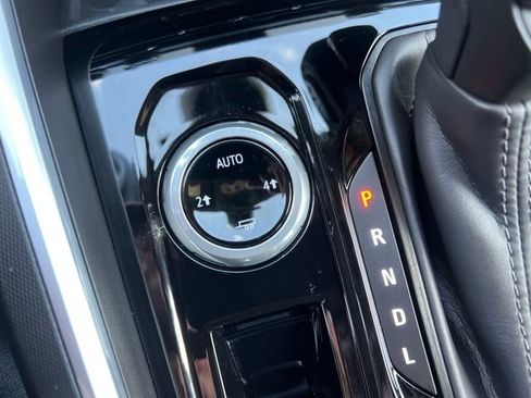 Certified 2025 Chevrolet Colorado W/T image 22