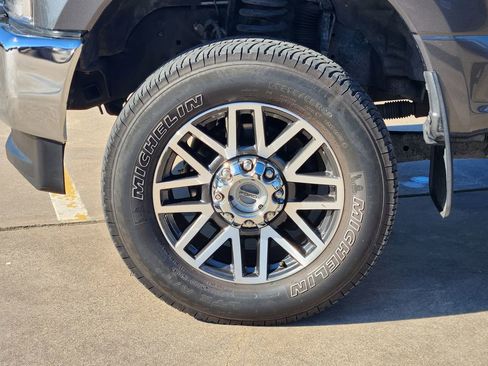 Used 2019 Ford F250 Lariat w/ Lariat Ultimate Package image 10