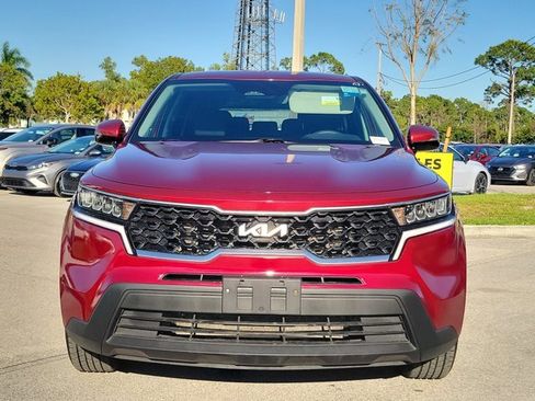 Used 2023 Kia Sorento LX image 2