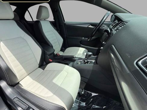 Used 2016 Volkswagen Jetta Sport FWD image 17