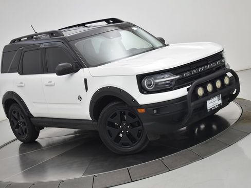 Used 2022 Ford Bronco Sport Outer Banks w/ Tech Package AWD/4WD image 2