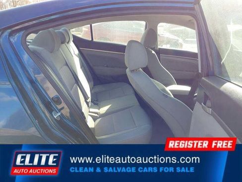 Used 2017 Hyundai Elantra SE image 16