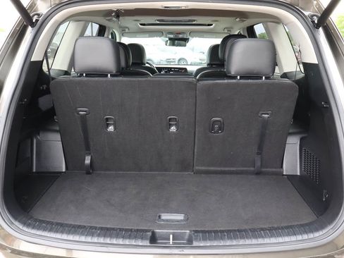 Used 2025 Kia Telluride S FWD image 19