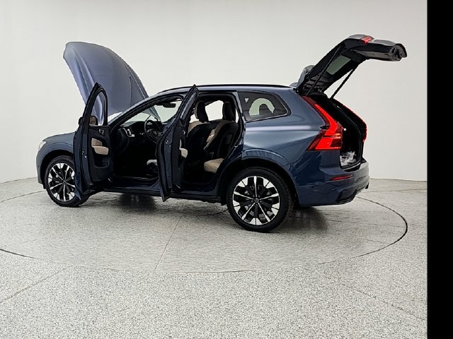 New 2026 Volvo XC60 B5 Plus w/ Climate Package AWD/4WD image 12