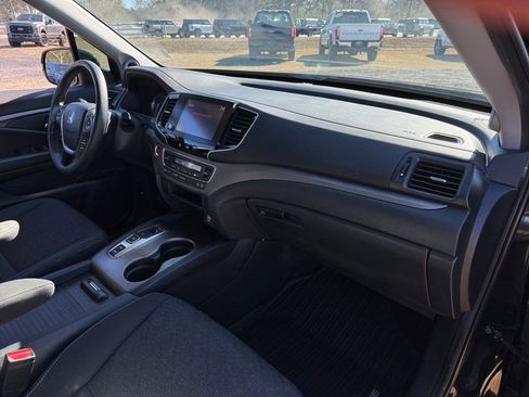 Used 2023 Honda Ridgeline Sport image 17