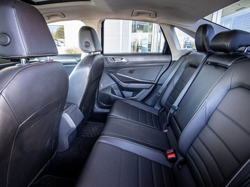 Used 2022 Volkswagen Jetta SE image 41