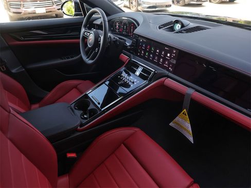 New 2025 Porsche Panamera 4 image 38