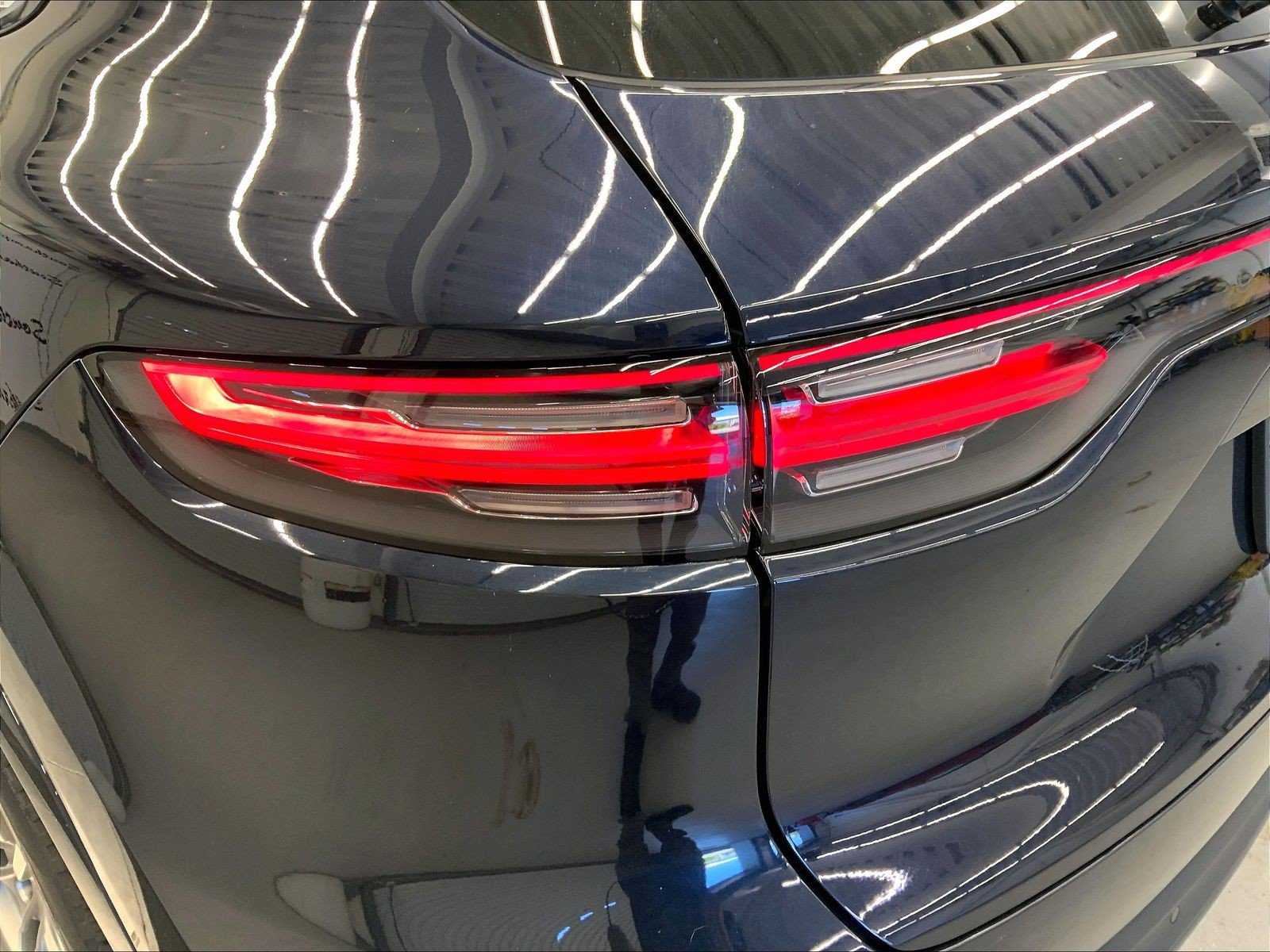 Certified 2023 Porsche Cayenne Platinum Edition AWD/4WD image 30