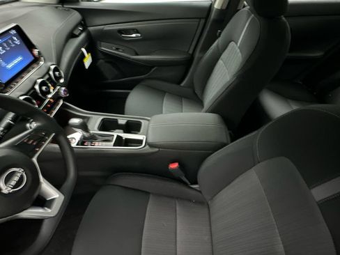 Used 2024 Nissan Sentra SV FWD image 16