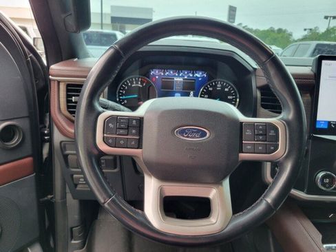 Used 2022 Ford Expedition Limited RWD image 11