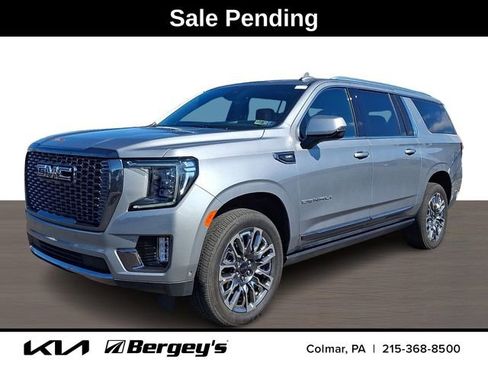 Used 2024 GMC Yukon XL Denali Ultimate AWD/4WD image 1