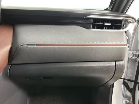 Used 2024 Toyota Venza Limited AWD/4WD image 24