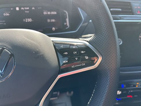 Certified 2023 Volkswagen Tiguan SEL R-Line image 50