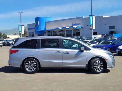 Used 2023 Honda Odyssey EX-L image 4
