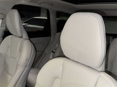 New 2025 Volvo XC60 B5 Ultra w/ Protection Package Premier AWD/4WD image 21