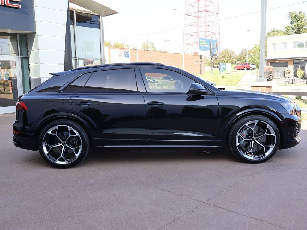 Used 2025 Audi RS Q8 performance AWD/4WD image 7