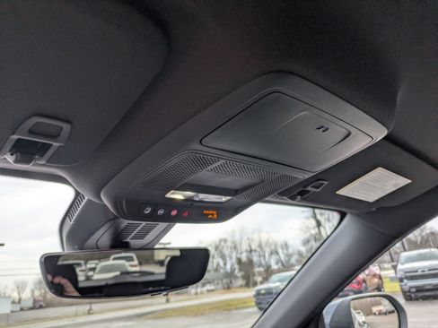 Used 2025 Chevrolet Equinox LT w/ Convenience Package II image 25